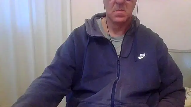 Snapshot of ANONIMO7735 chatting on May 1, 2026, 3:55 am ANONIMO7735 online show from May 1, 2026, 3:55 am