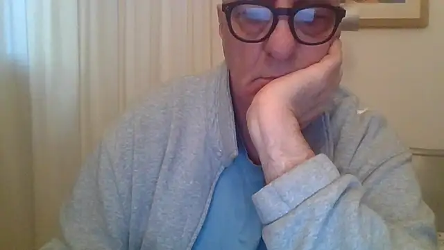 Snapshot of ANONIMO7735 chatting on April 18, 2026, 5:04 pm ANONIMO7735 online show from April 18, 2026, 5:04 pm