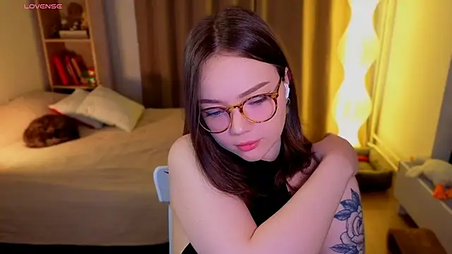 MilenaSaint online show from April 4, 2026, 3:57 am