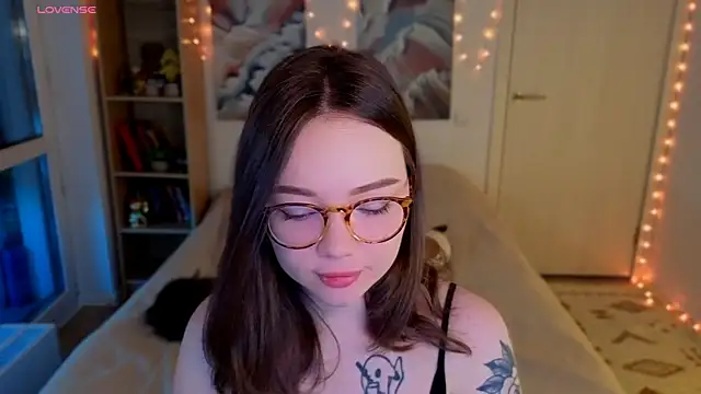 Snapshot of MilenaSaint chatting on April 20, 2026, 3:20 am MilenaSaint online show from April 20, 2026, 3:20 am