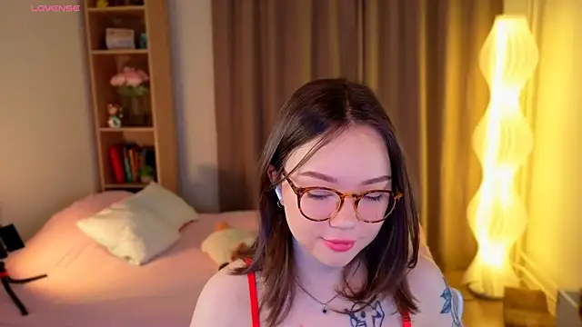 MilenaSaint online show from February 14, 2026, 3:40 am