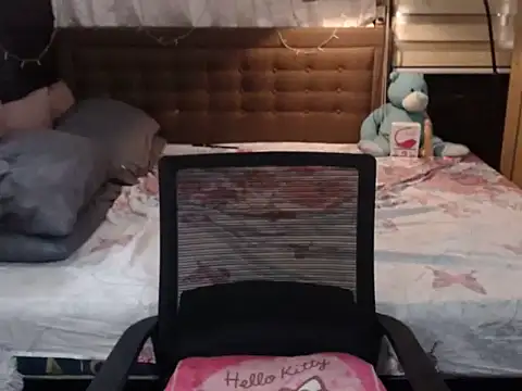 Snapshot of xheavenlytrans chatting on February 6, 2026, 1:56 am xheavenlytrans online show from February 6, 2026, 1:56 am