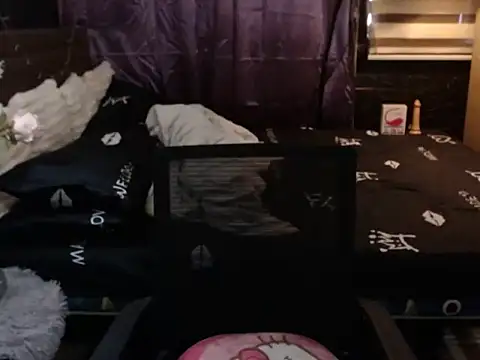 Snapshot of xheavenlytrans chatting on March 4, 2026, 1:57 am xheavenlytrans online show from March 4, 2026, 1:57 am