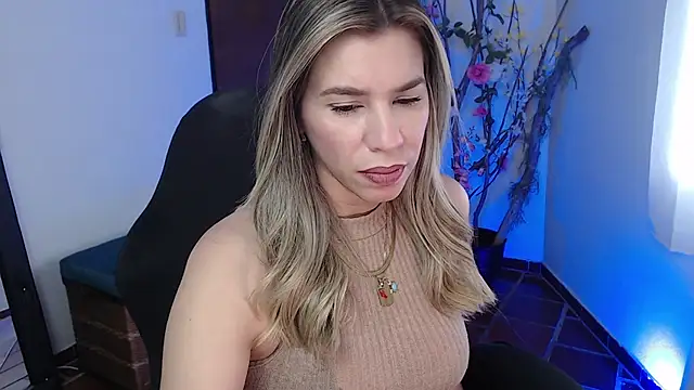 ms sofia x online show from October 20, 2025, 3:12 pm