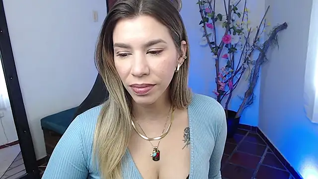 ms sofia x online show from October 7, 2025, 3:24 pm