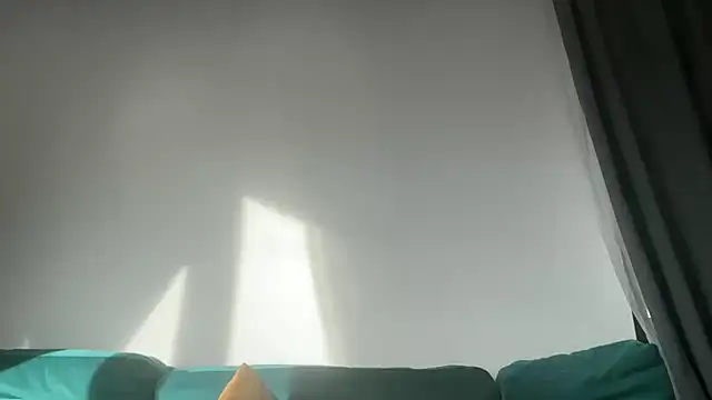 Iris cherry online show from November 18, 2025, 7:00 am