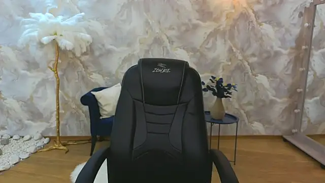 NicoleFoxery online show from September 13, 2025, 6:30 pm