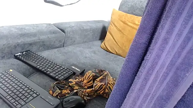 kamila-diablita online show from November 13, 2025, 12:42 pm