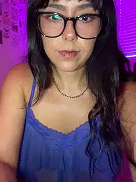 Snapshot of Evie-Luna chatting on September 9, 2025, 1:59 am Evie-Luna online show from September 9, 2025, 1:59 am