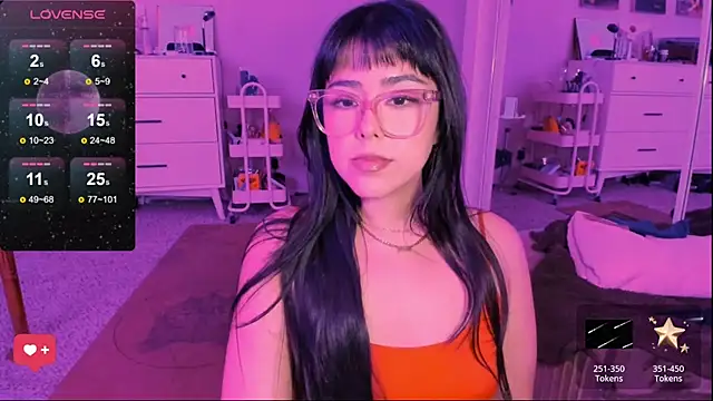 Snapshot of Evie-Luna chatting on March 2, 2025, 2:30 am Evie-Luna online show from March 2, 2025, 2:30 am