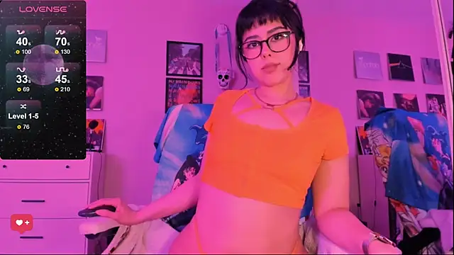 Snapshot of Evie-Luna chatting on March 14, 2025, 1:59 am Evie-Luna online show from March 14, 2025, 1:59 am