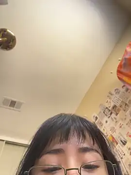 Evie-Luna online show from May 15, 2026, 8:18 pm