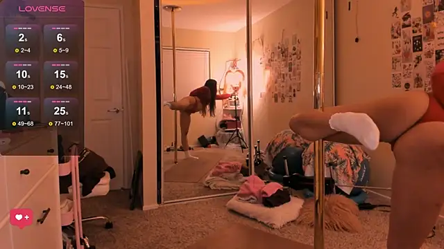 Snapshot of Evie-Luna chatting on October 12, 2025, 2:46 am Evie-Luna online show from October 12, 2025, 2:46 am