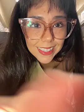 Snapshot of Evie-Luna chatting on October 8, 2025, 9:26 pm Evie-Luna online show from October 8, 2025, 9:26 pm