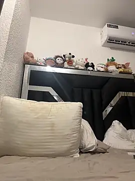 Snapshot of Sexifantasia chatting on March 3, 2026, 2:40 am Sexifantasia online show from March 3, 2026, 2:40 am