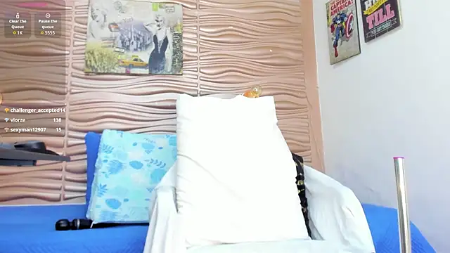 mia pineda online show from January 11, 2026, 4:58 pm