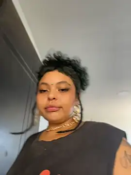 PrincessLauren420 online show from May 7, 2026, 4:43 pm