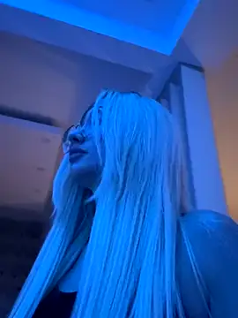 mollyxxx online show from September 10, 2025, 2:10 am