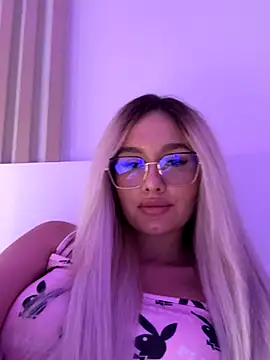 mollyxxx online show from October 1, 2025, 1:44 am