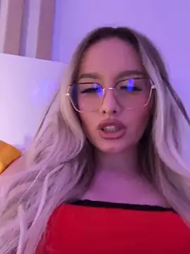 mollyxxx online show from February 13, 2025, 7:35 am