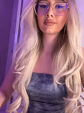 mollyxxx online show from March 9, 2025, 2:39 am