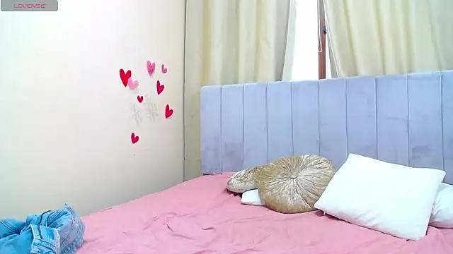 Leslie passion online show from March 17, 2025, 7:24 am