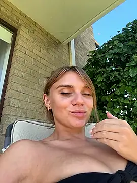 jessieamy online show from April 13, 2026, 4:27 am