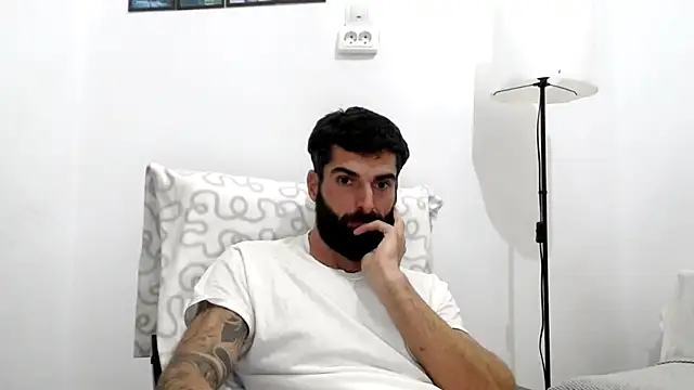 Verycutex online show from November 12, 2025, 5:50 pm