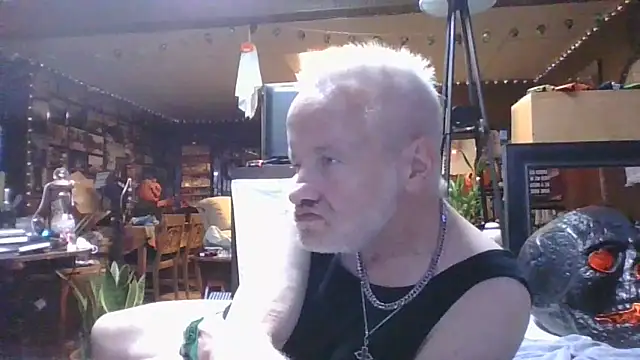 Makowboy online show from October 18, 2025, 11:40 pm