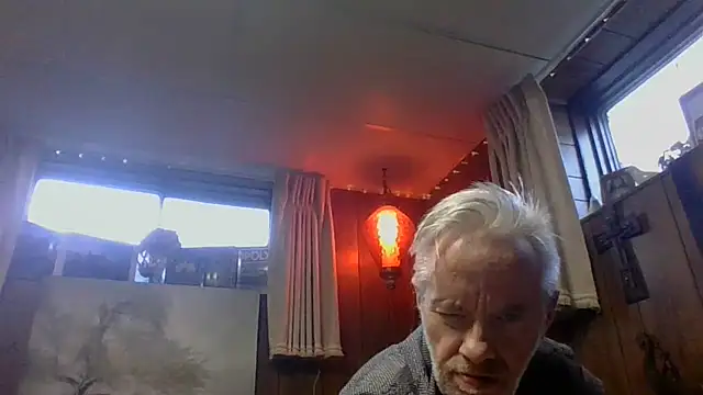 Makowboy online show from January 28, 2025, 9:19 pm