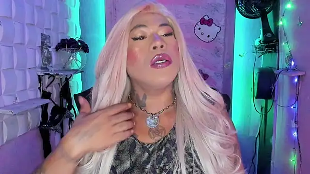 tsviolett online show from March 21, 2025, 6:18 pm