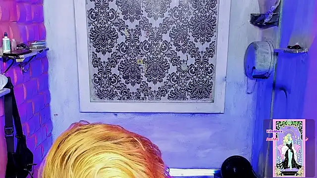 tsviolett online show from December 1, 2025, 5:03 pm