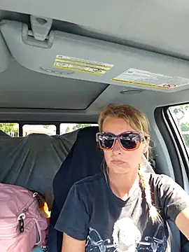 Snapshot of AsiaGoesPro chatting on December 16, 2025, 6:01 pm AsiaGoesPro online show from December 16, 2025, 6:01 pm