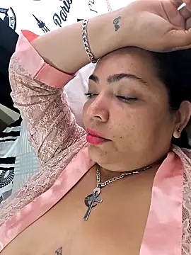 NIKOLE1301 online show from September 12, 2025, 2:39 pm