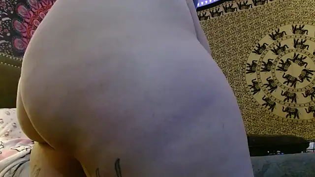 Snapshot of HazeyBvby chatting on February 5, 2026, 3:57 am HazeyBvby online show from February 5, 2026, 3:57 am