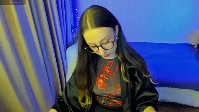 CurlySteph online show from December 5, 2025, 5:22 pm