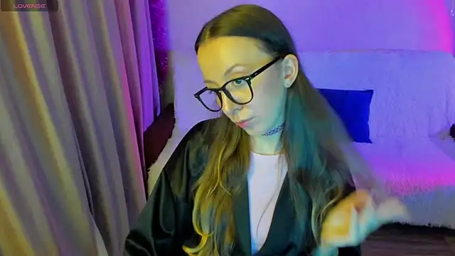 CurlySteph online show from September 21, 2025, 3:28 pm