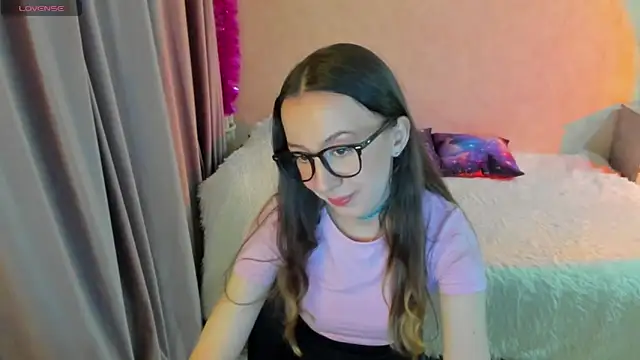 CurlySteph online show from September 8, 2025, 6:18 pm