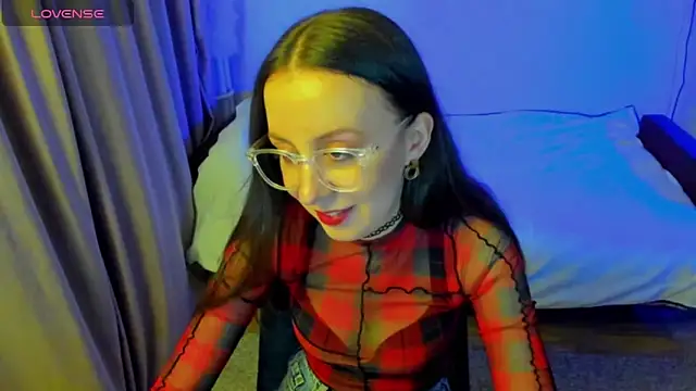 CurlySteph online show from May 13, 2026, 7:32 pm