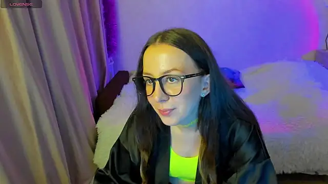 CurlySteph online show from September 19, 2025, 3:05 pm