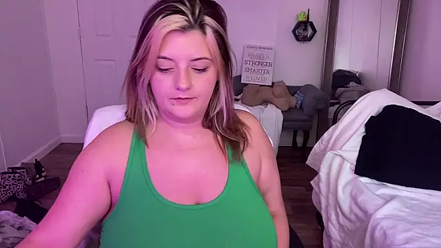 magicsparkles online show from February 20, 2025, 9:42 pm