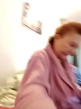 Hottie-Mom online show from September 26, 2025, 1:18 pm