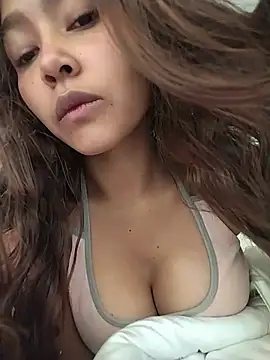 Snapshot of Colombiana219 chatting on June 4, 2026, 2:44 pm Colombiana219 online show from June 4, 2026, 2:44 pm