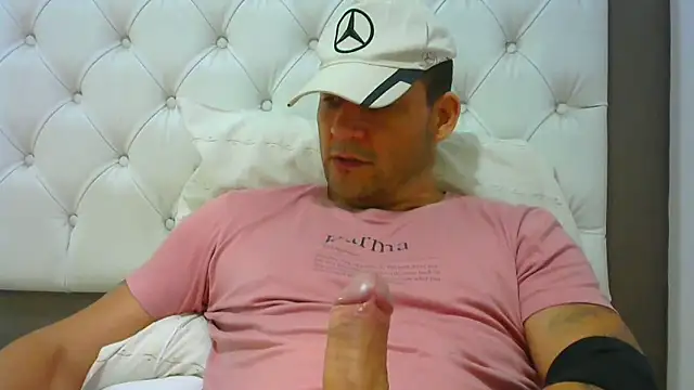 Snapshot of altenori112 chatting on February 19, 2026, 11:01 pm altenori112 online show from February 19, 2026, 11:01 pm