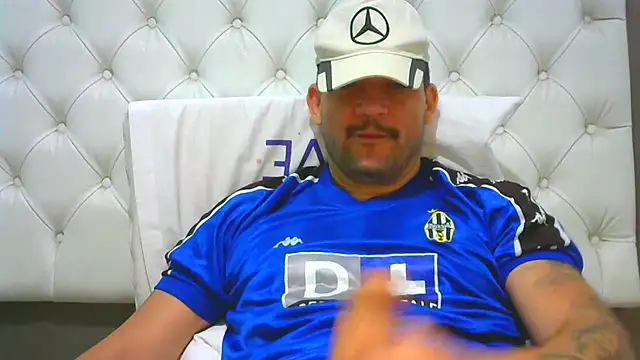 Snapshot of altenori112 chatting on January 18, 2026, 11:57 am altenori112 online show from January 18, 2026, 11:57 am