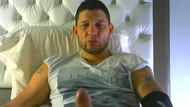 Snapshot of altenori112 chatting on February 17, 2026, 12:35 pm altenori112 online show from February 17, 2026, 12:35 pm