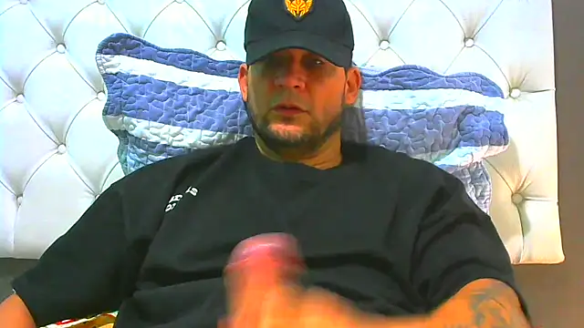 Snapshot of altenori112 chatting on February 3, 2026, 2:33 pm altenori112 online show from February 3, 2026, 2:33 pm