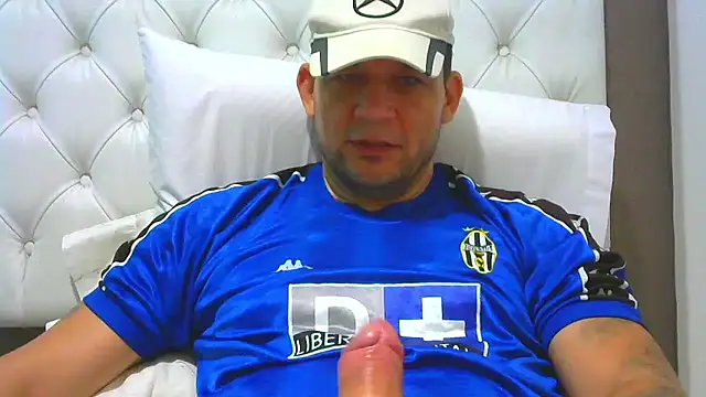 Snapshot of altenori112 chatting on January 19, 2026, 2:26 am altenori112 online show from January 19, 2026, 2:26 am