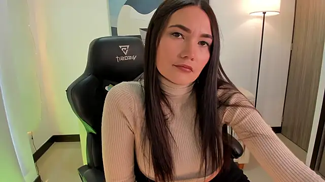 SaraParker  online show from October 14, 2025, 4:18 pm