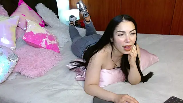 Snapshot of ariana28 chatting on January 12, 2026, 10:03 pm ariana28 online show from January 12, 2026, 10:03 pm